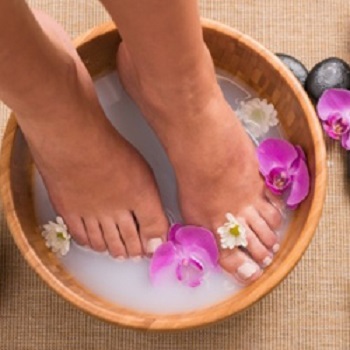 LAVISH NAILS LOUNGE - Pedicure